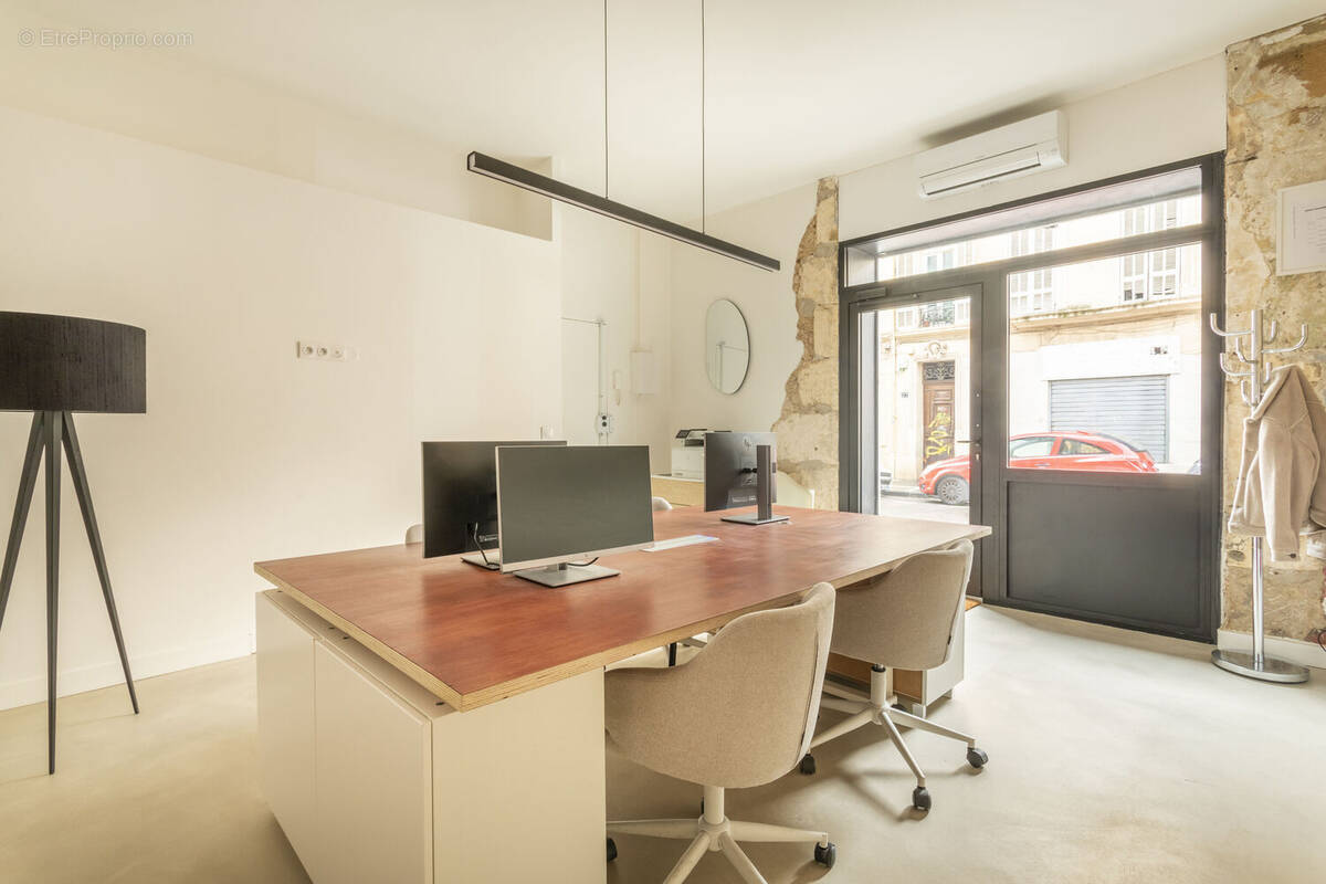 Photo 1 - Commerce à MARSEILLE-5E