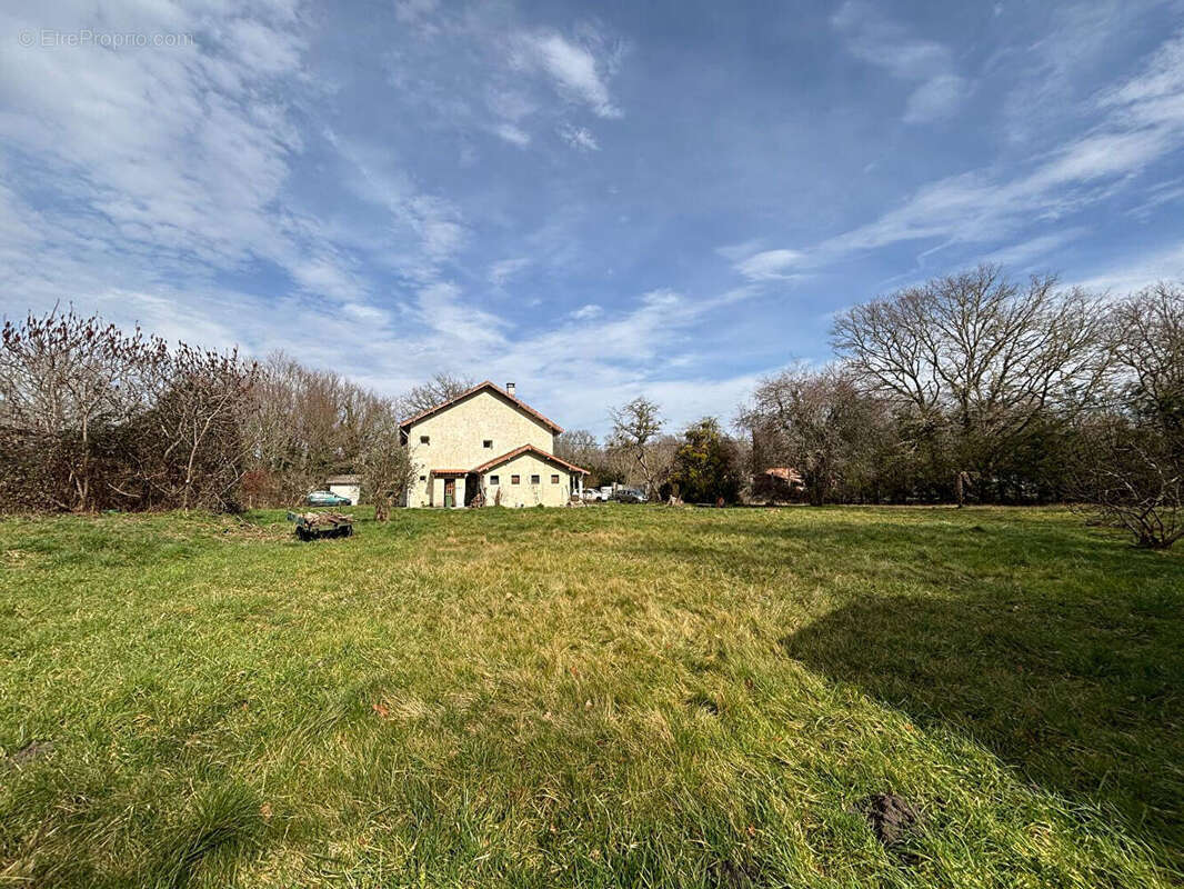 Maison à SAINT-SYMPHORIEN