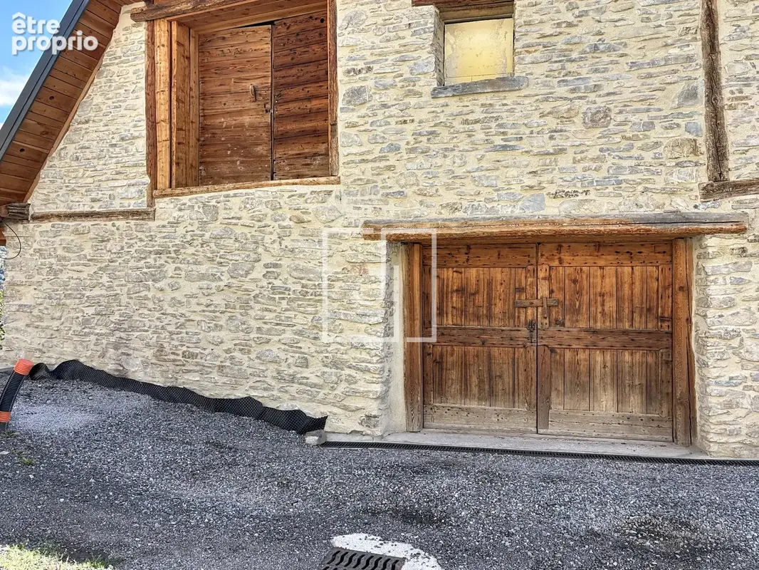 Ancien corps de ferme rénové avec dépendances et 3 400 m2 de terrain - photo 31