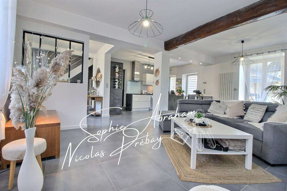 Maison à TOURY
