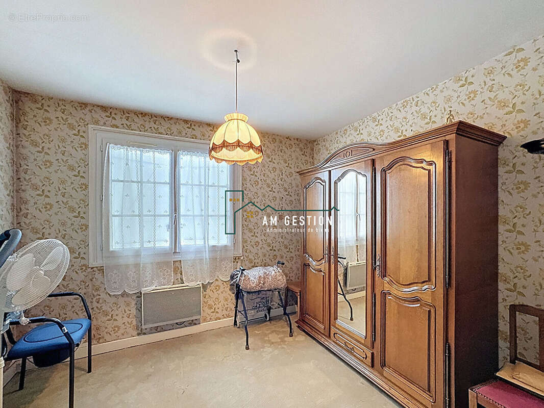 Maison à SAINT-YRIEIX-LA-PERCHE