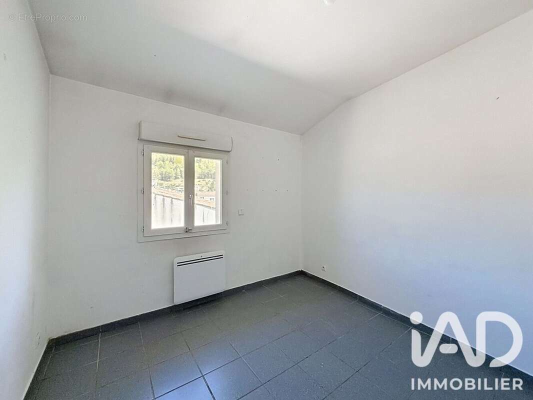 Appartement 55 m² à Cuges-Les-Pins  - photo 7