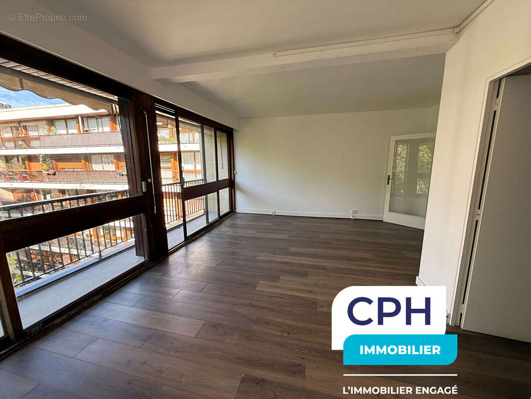 Appartement à LA CELLE-SAINT-CLOUD