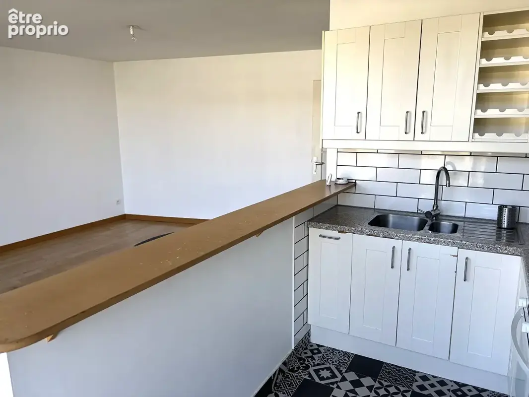 A vendre nantes centre 50 otages spacieux type 2 dans immeuble de standing - photo 2