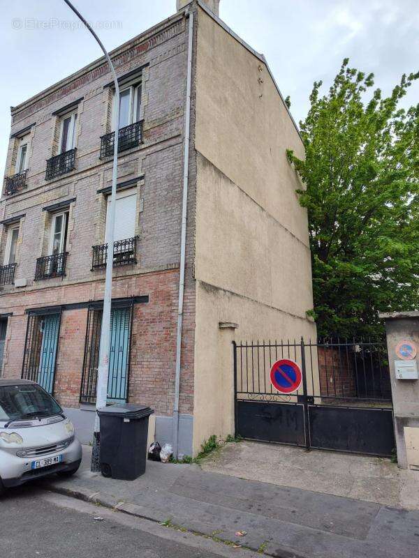 IDEAL POUR INVESTISSEUR A SAINT DENIS - A 800.000 EUROS - 9 lots de copropriété  - Situé à 900m du métro Carrefour Pleyel - photo 3