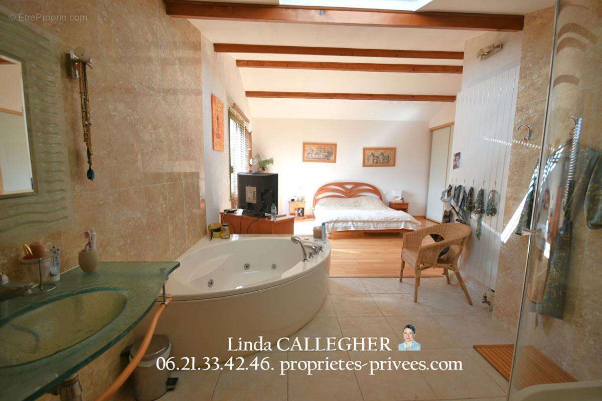 villa avec piscine et possibilité de parcellisé 600m2 - photo 13
