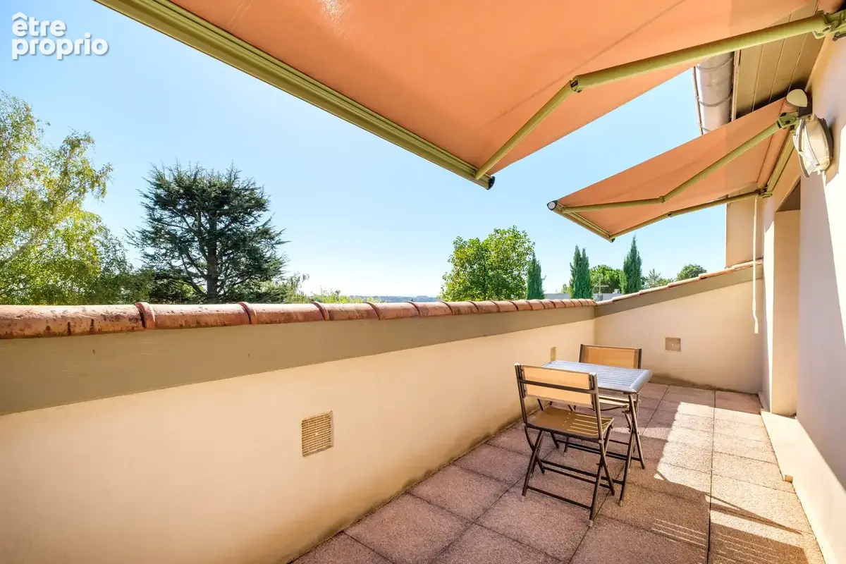 Haut de collonges - maison d architecte de 218m2 sur parc paysager de 2 620m2 avec piscine - photo 19
