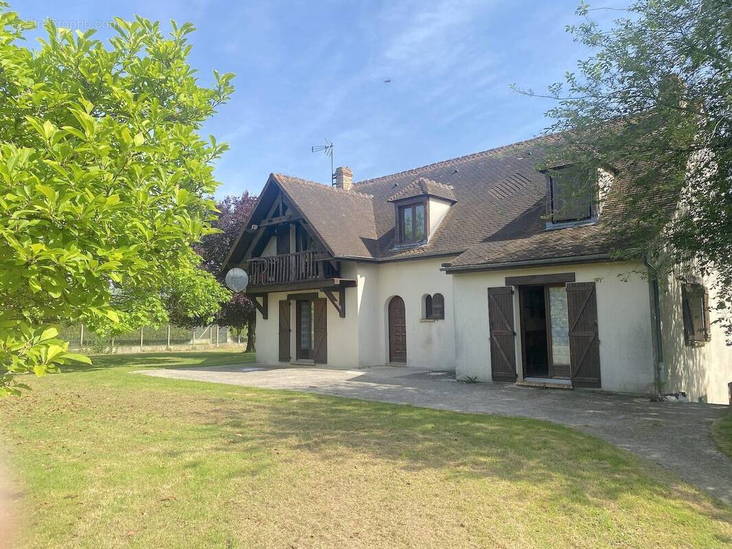 Façade - Maison à LUMIGNY-NESLES-ORMEAUX