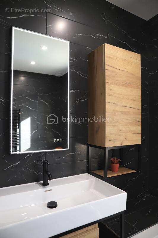 Maison à PONT-EVEQUE