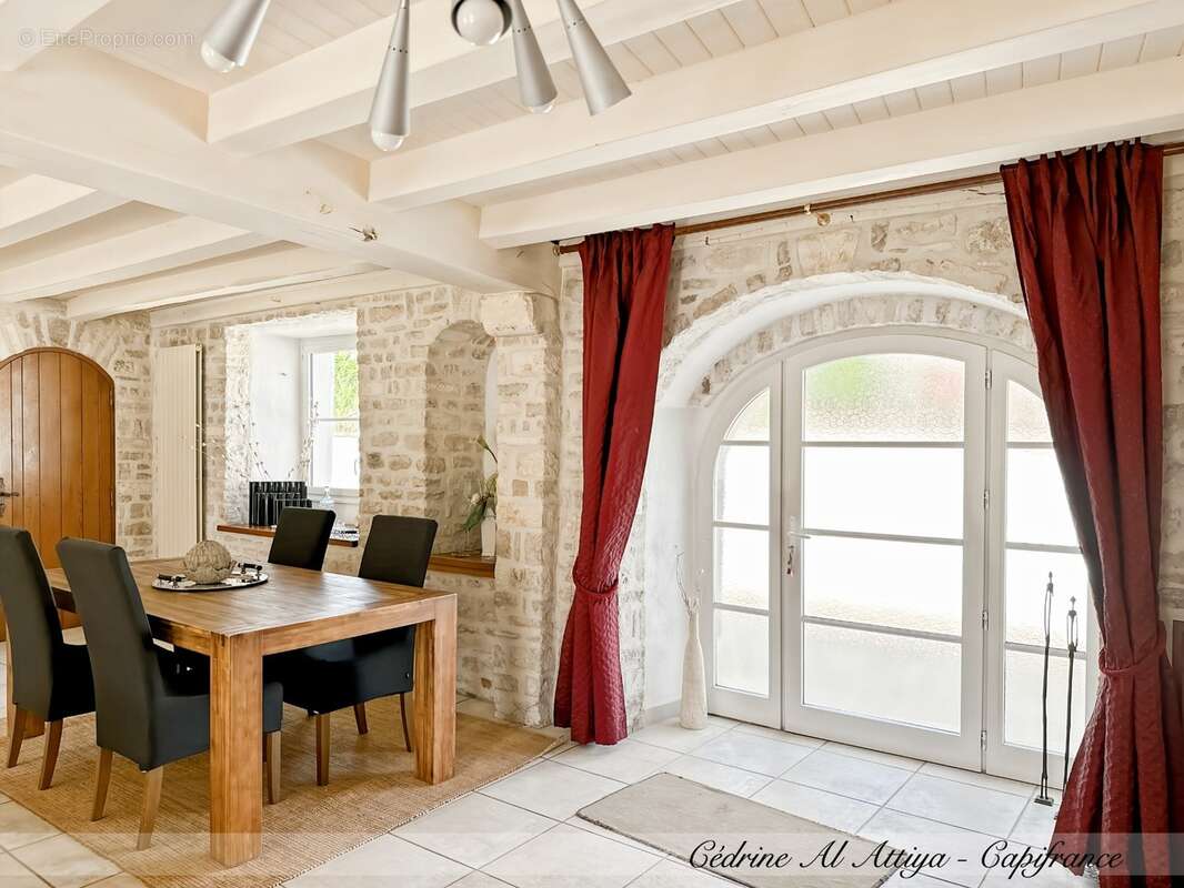 Propriété à vendre 318m2 habitables, 11 pièces, 7 chambres, parcelle de 1700m2 environ, jardin, garage, piscine, dépendances - photo 4