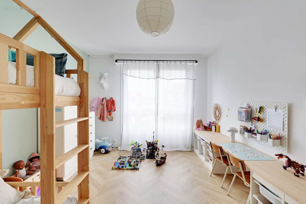 Appartement à ISSY-LES-MOULINEAUX