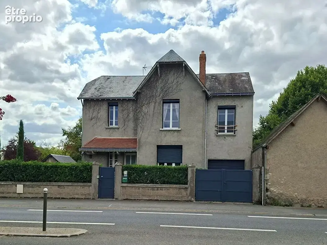 Maison à OYRE