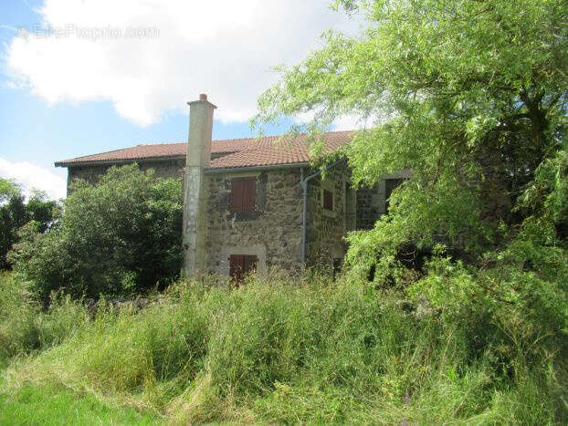 Maison à CAYRES