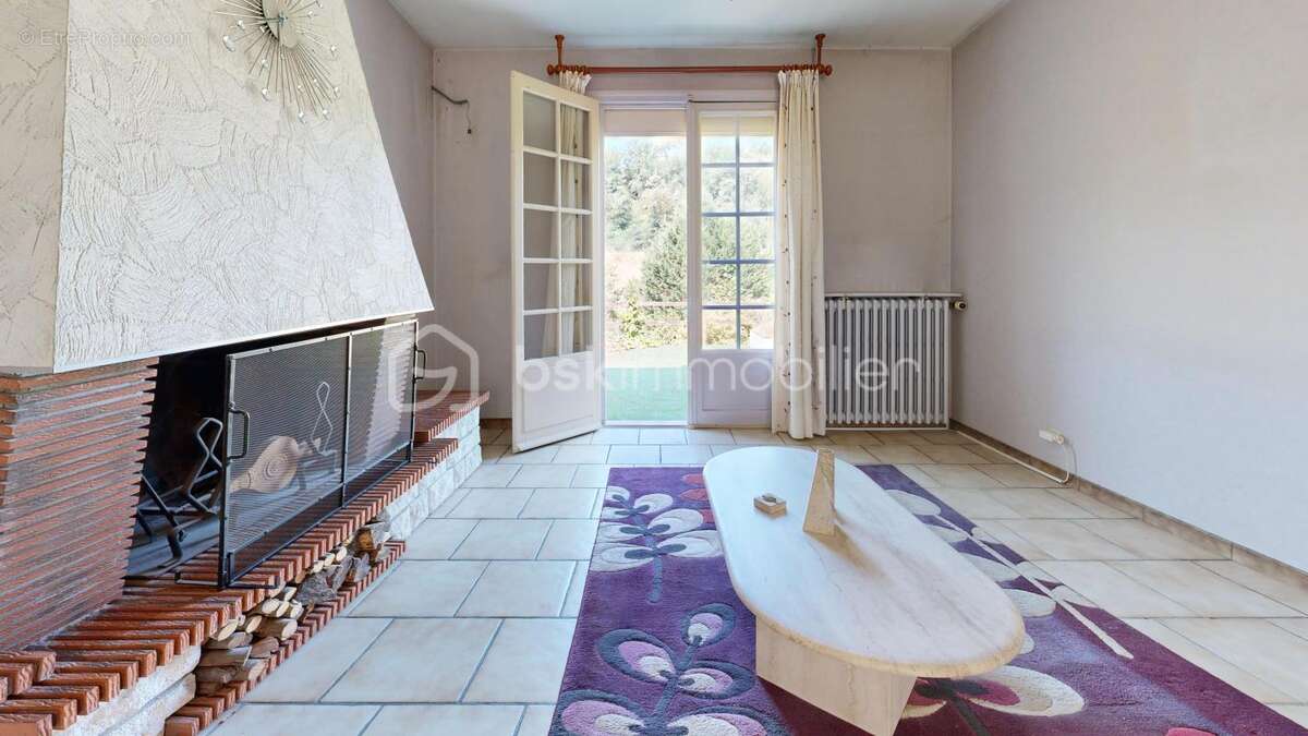 Maison lumineuse avec deux terrasses et parking à vendre ! - photo 6