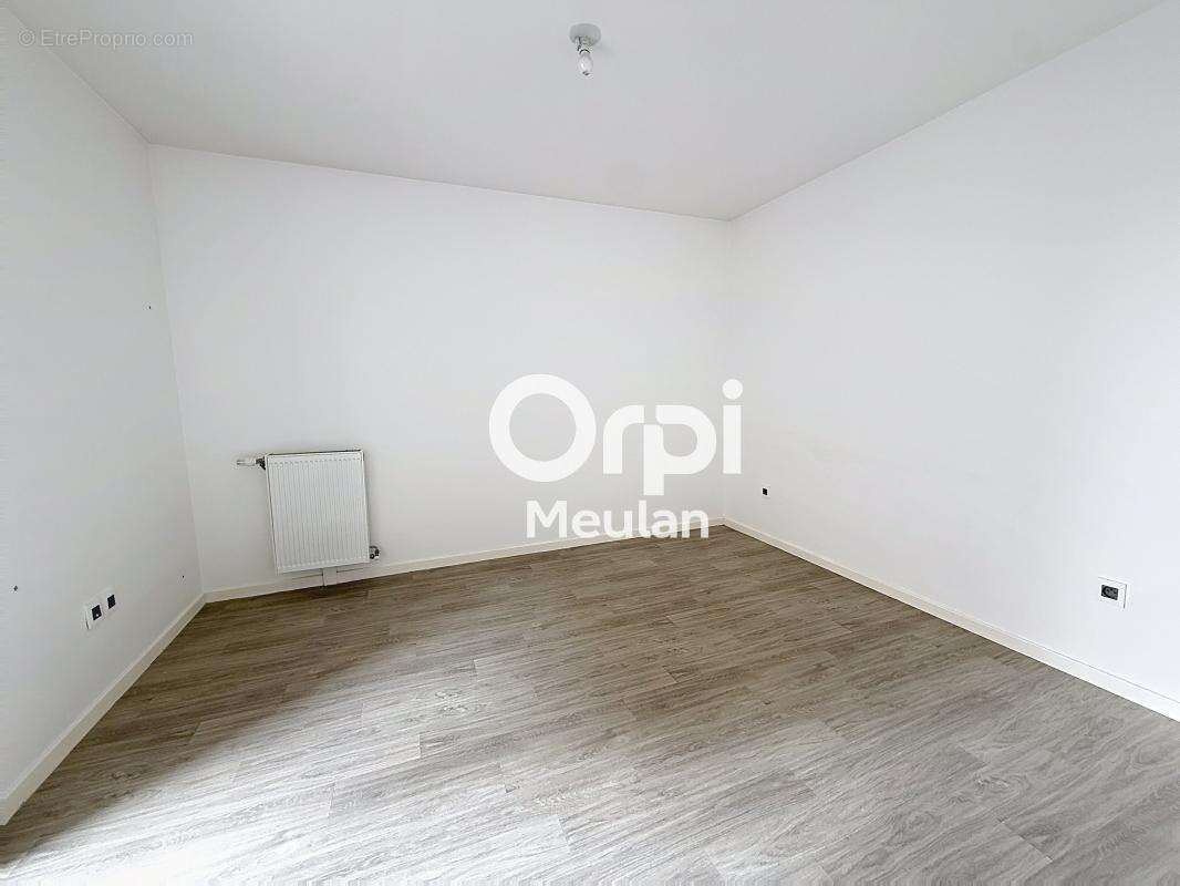Appartement à HARDRICOURT