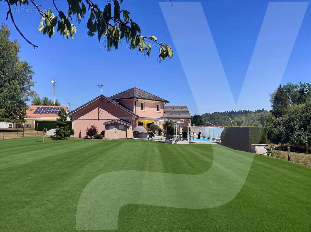 Maison 205 m² – Piscine – Terrain 2 000 m² - photo 2
