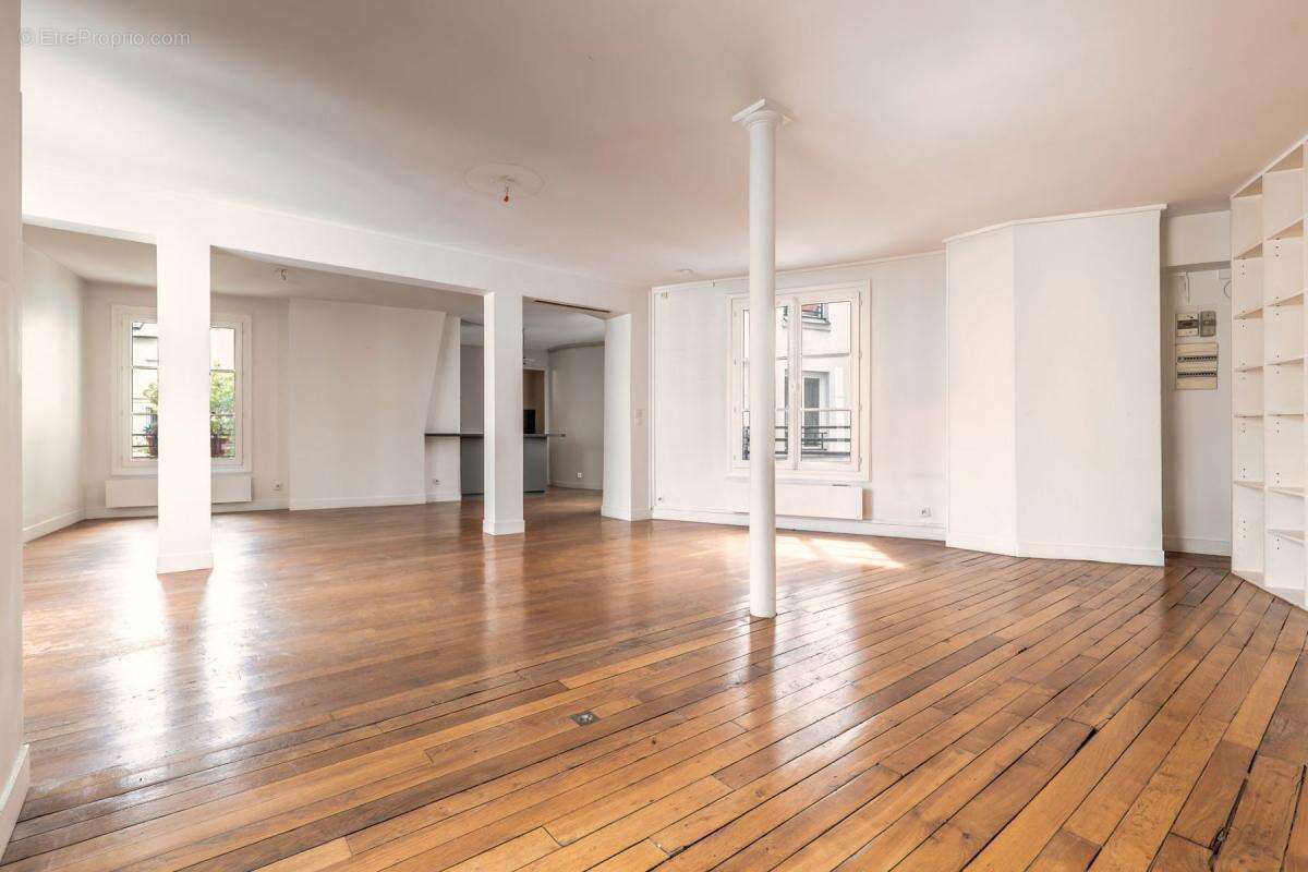 Appartement à PARIS-3E