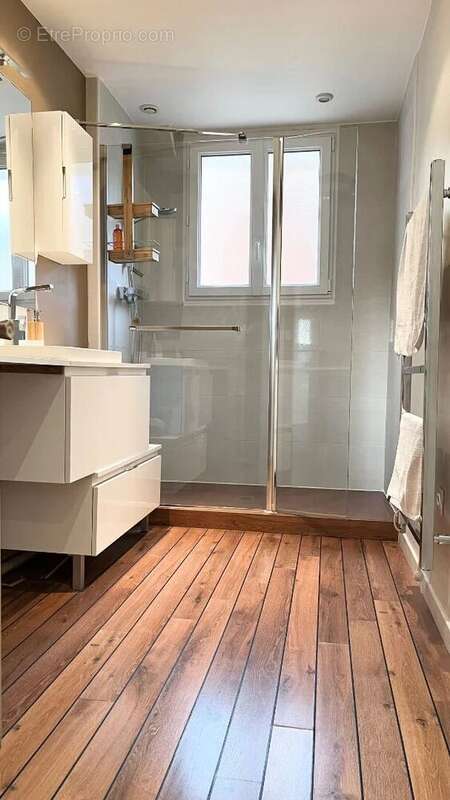 Appartement à LA GARENNE-COLOMBES