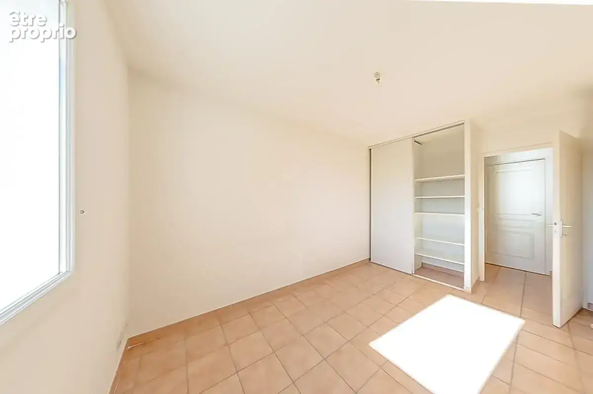 EXCLUSIVITE - OFF MARKET Appartement 3 pièces Parking Terrasse - photo 14