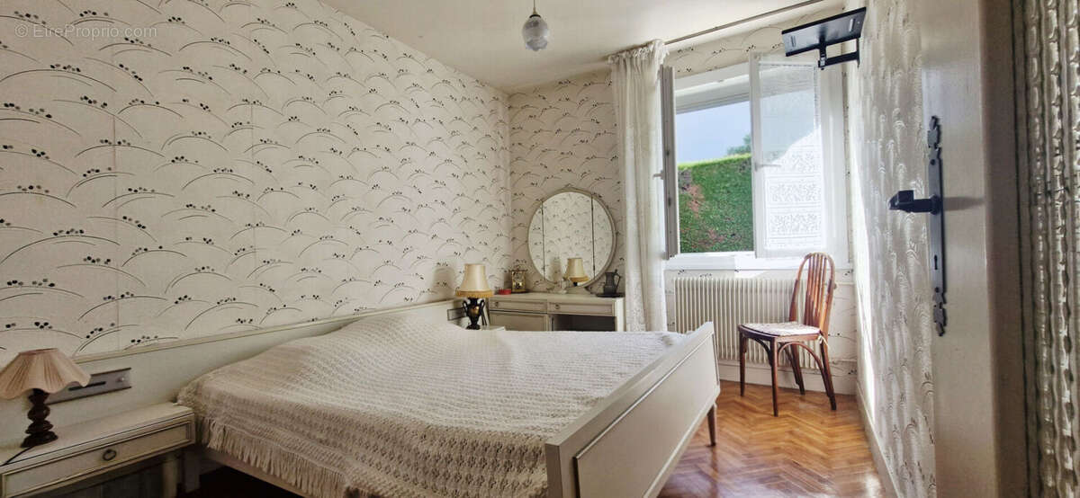 Maison à MAMIROLLE