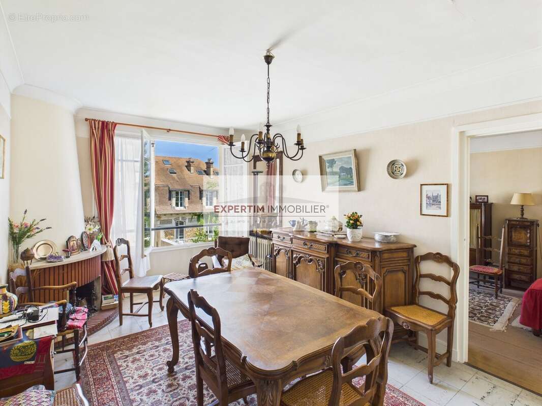 Appartement à VERSAILLES