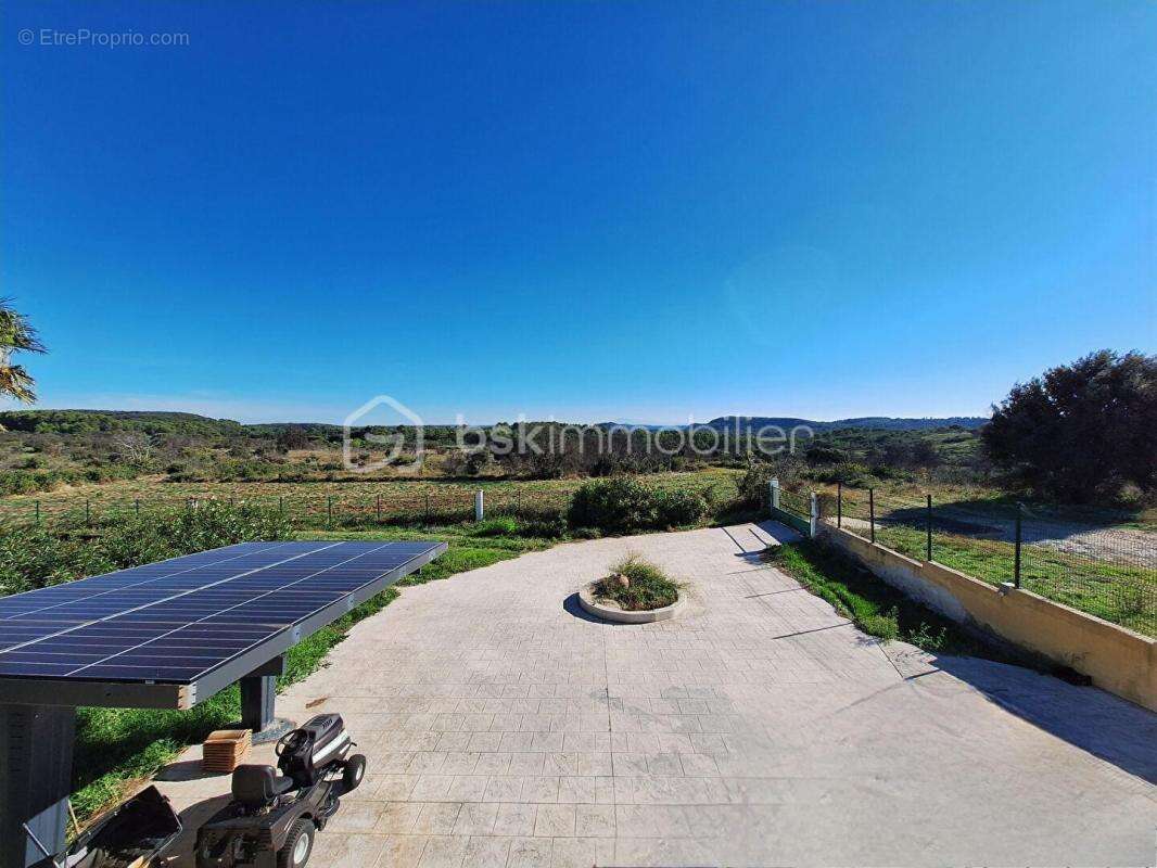 Villa de 255m², 3 chambres, garage, atelier, sur 2254m² de terrain - photo 4