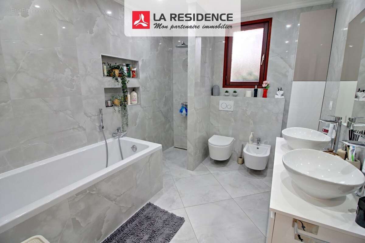 Maison à VAUX-SUR-SEINE