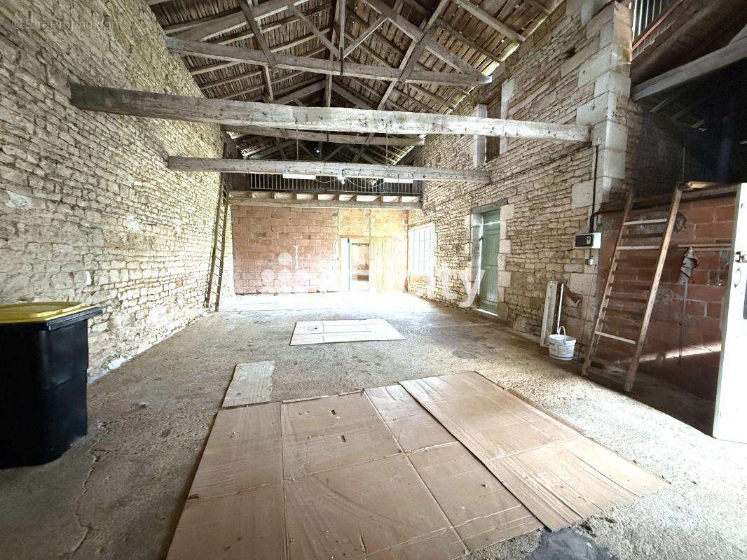 Maison 160 m² à Aunac  - photo 15