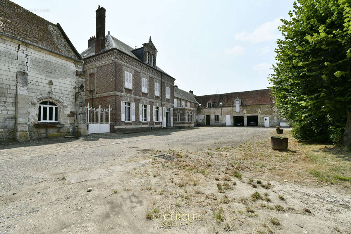 Maison à ESTREES-SAINT-DENIS