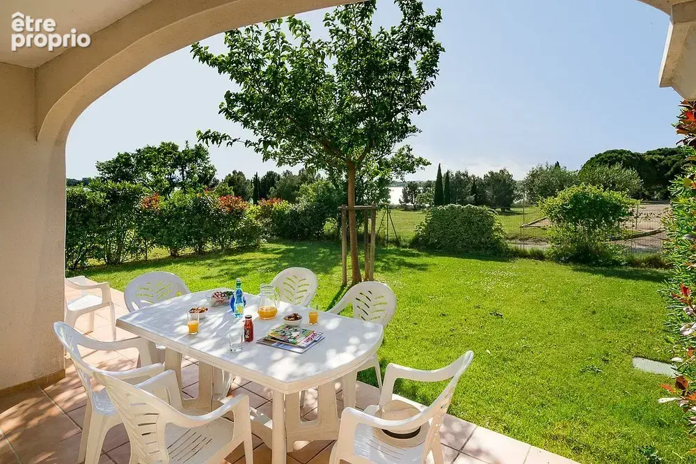 INVESTISSEMENT LOCATIF  HOMPS  Résidence de Tourisme Vacancéole Port Minervois / Les Hauts du Lac - 4,62 % de rentabilité - photo 9