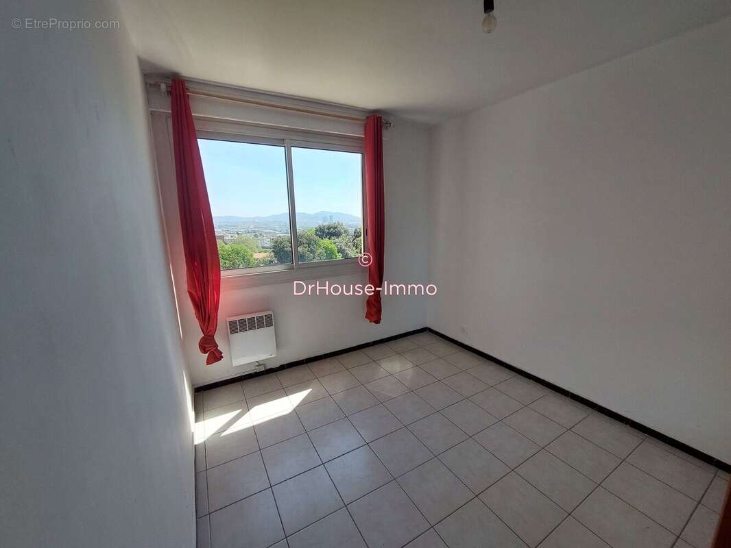 Appartement à MARSEILLE-15E