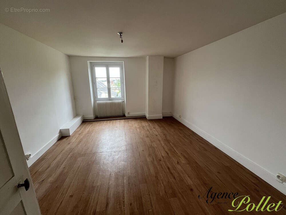 Maison de village 116 m2, garage, cave et jardin clos 601 m2 - photo 9
