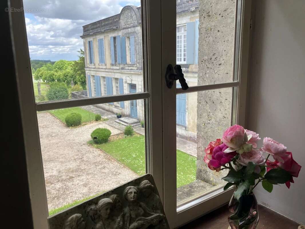 Appartement à CHARRAS