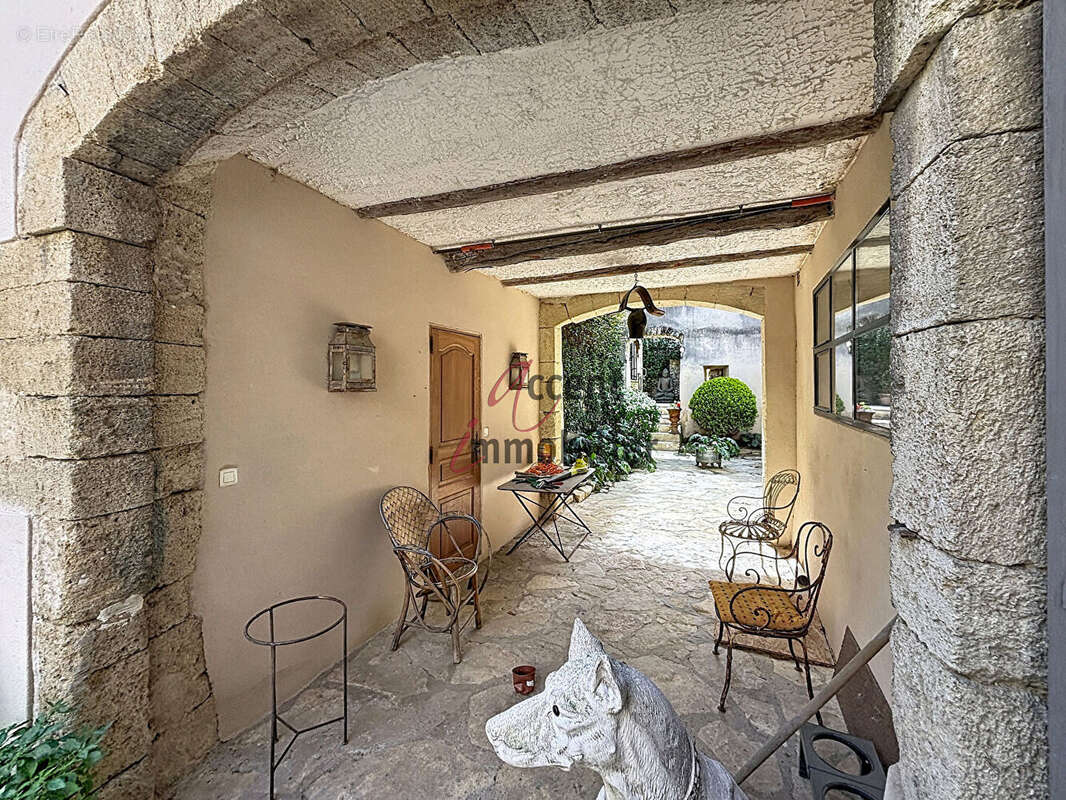 Maison à ROBION