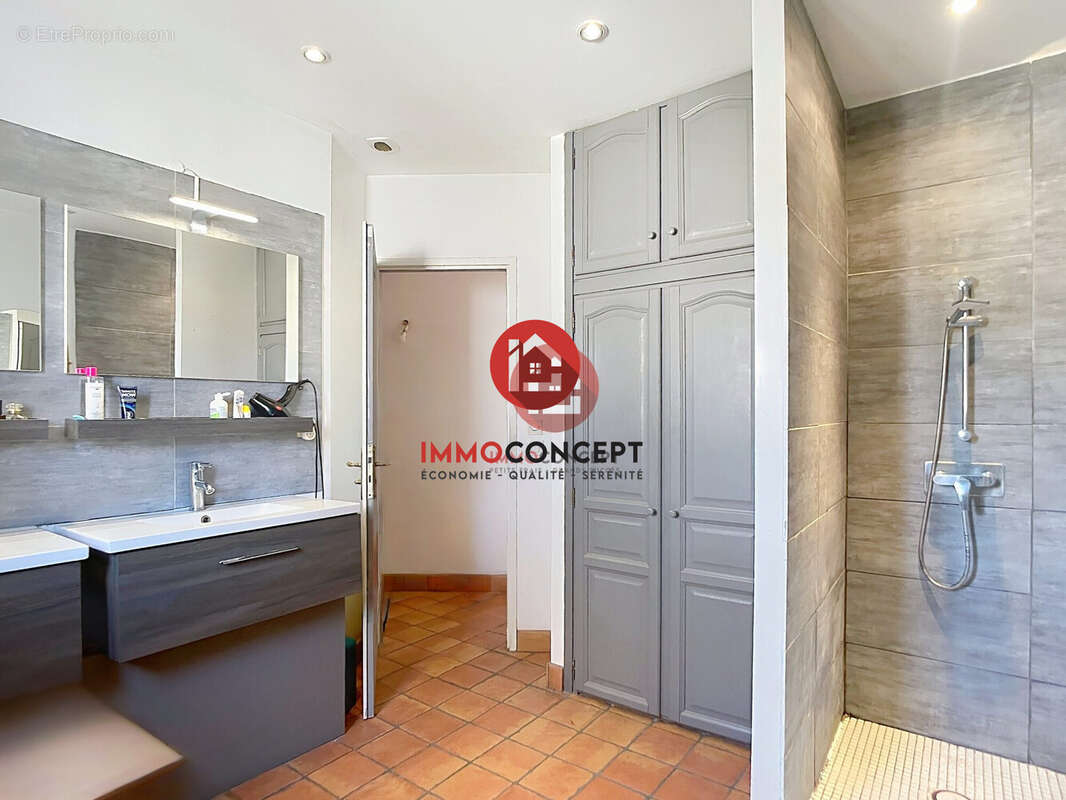 Maison à ROCHEFORT-DU-GARD