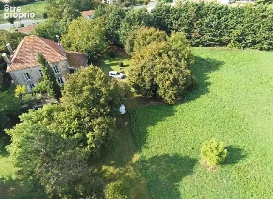 Maison 8 pièces 230 m² à vendre à Couhe (86700) - photo 4