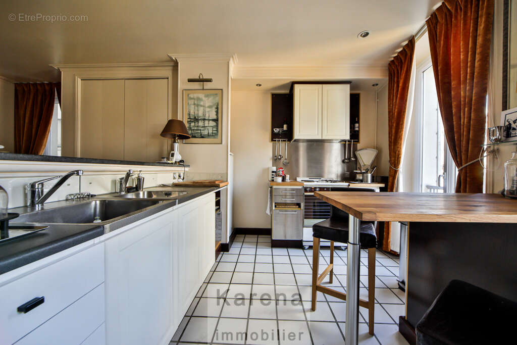 Appartement à PARIS-14E