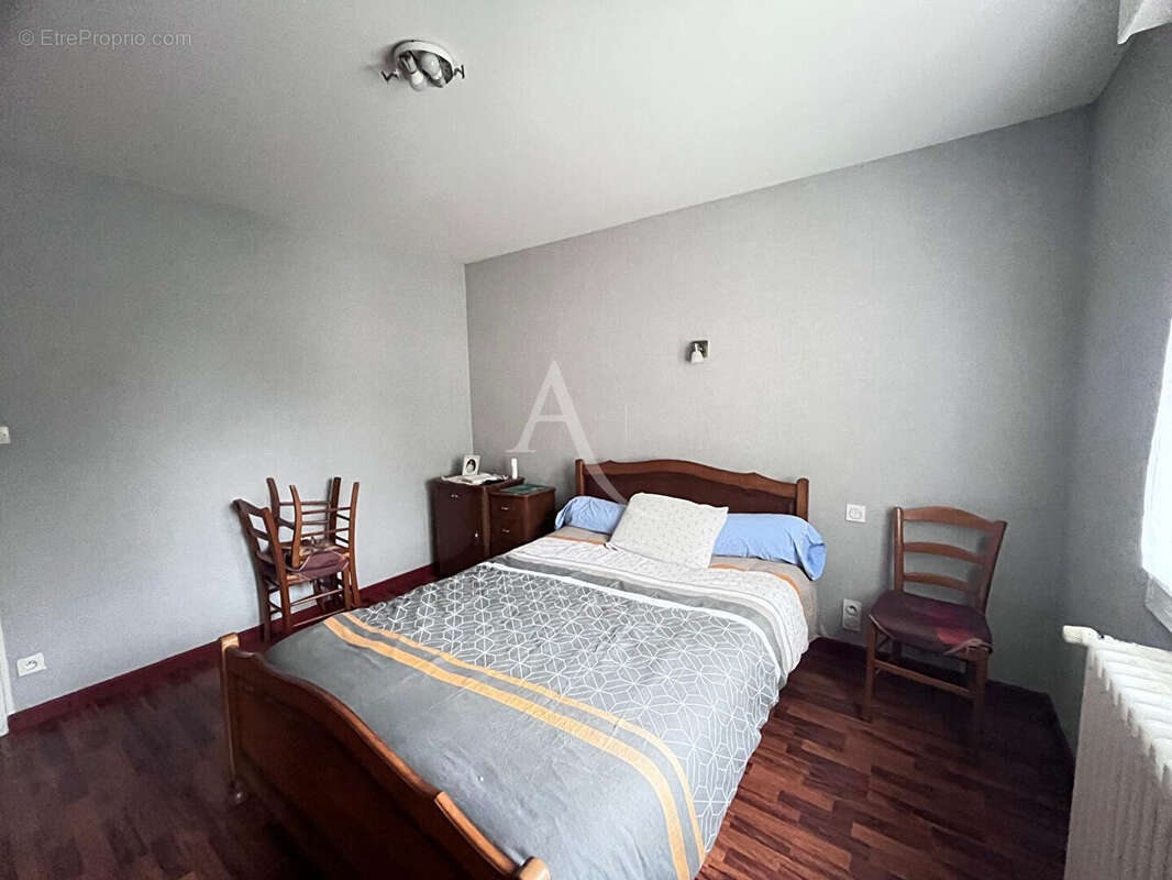 Maison à CHALONS-DU-MAINE