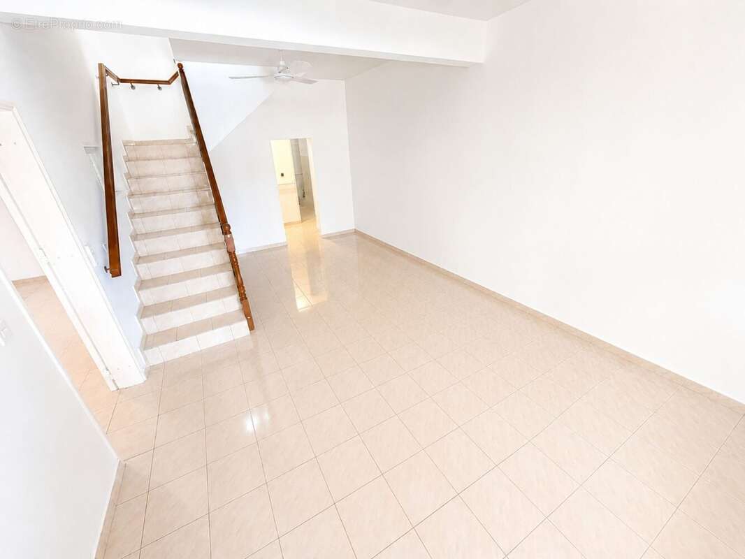 Maison 140 m² à Sainte-Marie  - photo 3