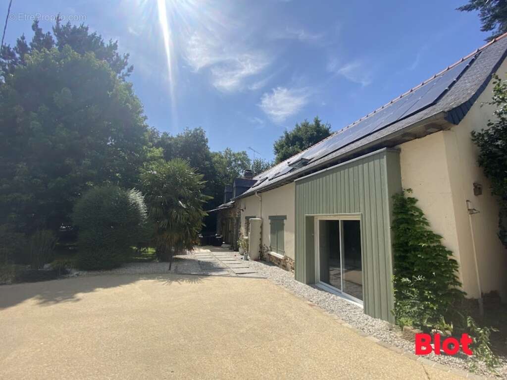 Maison à VERN-SUR-SEICHE