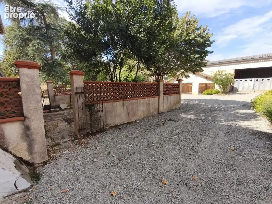 Appartement T3 bis de 96 m2 entièrement rénové avec jardin et garage - photo 16