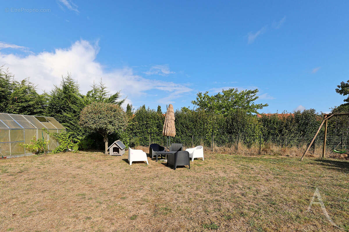 Maison à SAINT-ANDRE-TREIZE-VOIES