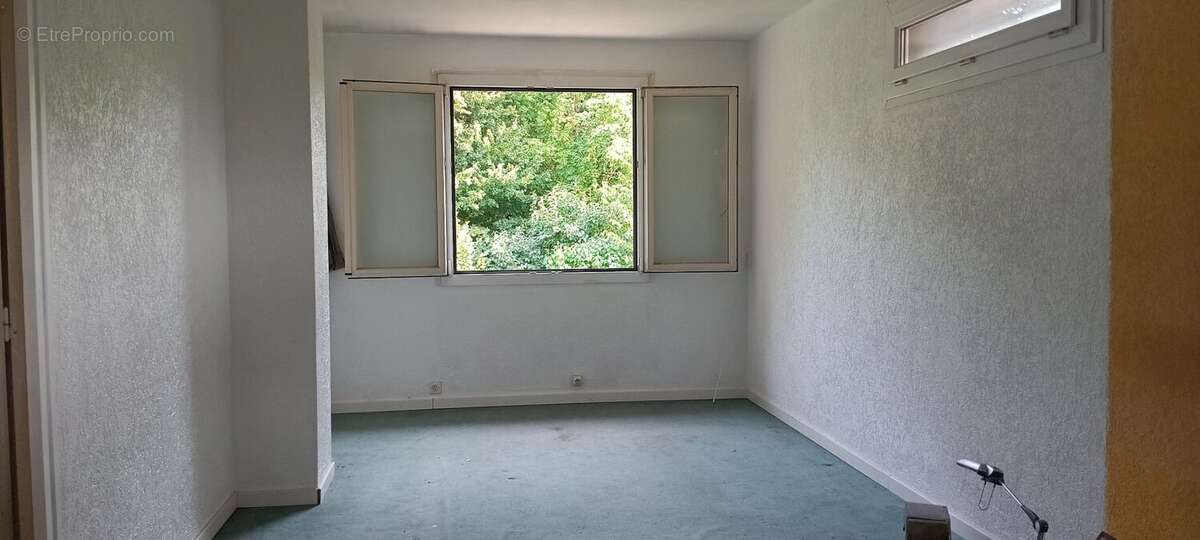 Maison à SAINT-GENIS-POUILLY