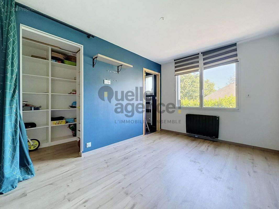 Maison 11 pièces de 230 m2 à Saint-Urbain - photo 9