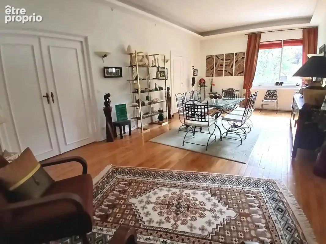 Villa d'une élégance impressionnante, avec un grand parc et une piscine - photo 4