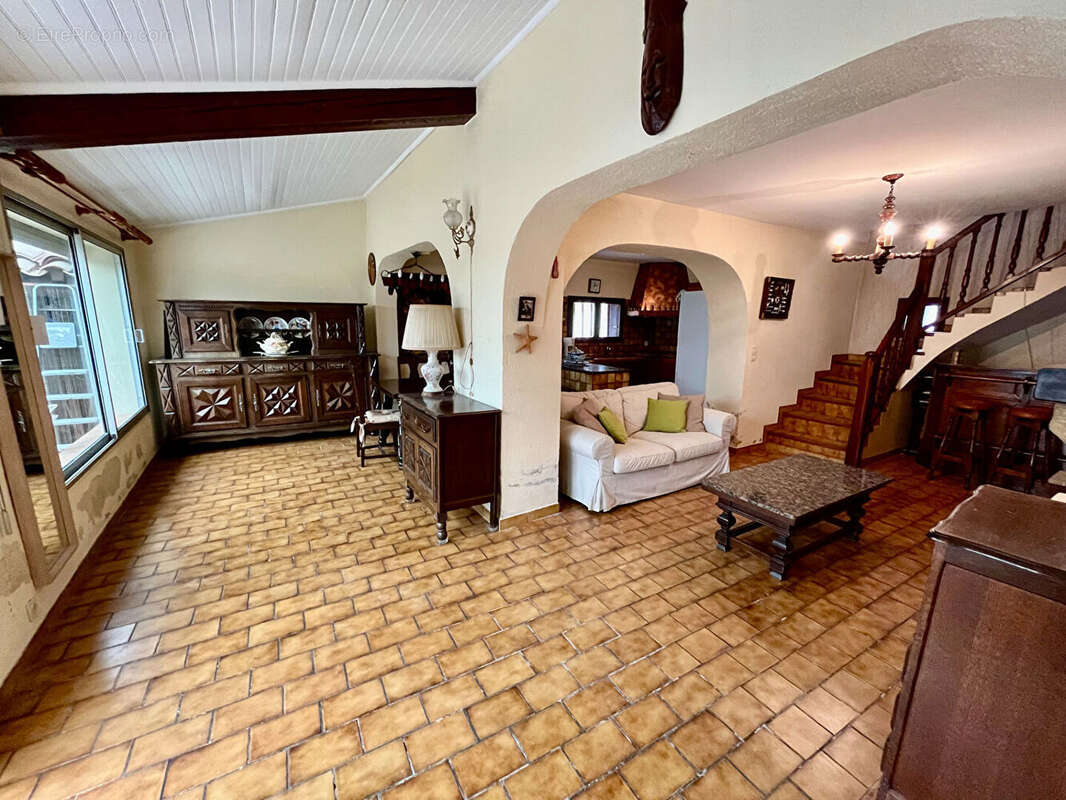 Maison à L'ISLE-SUR-LA-SORGUE