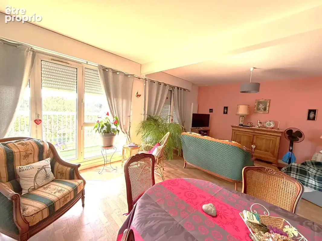 Brou centre, bel appartement T3 - photo 2