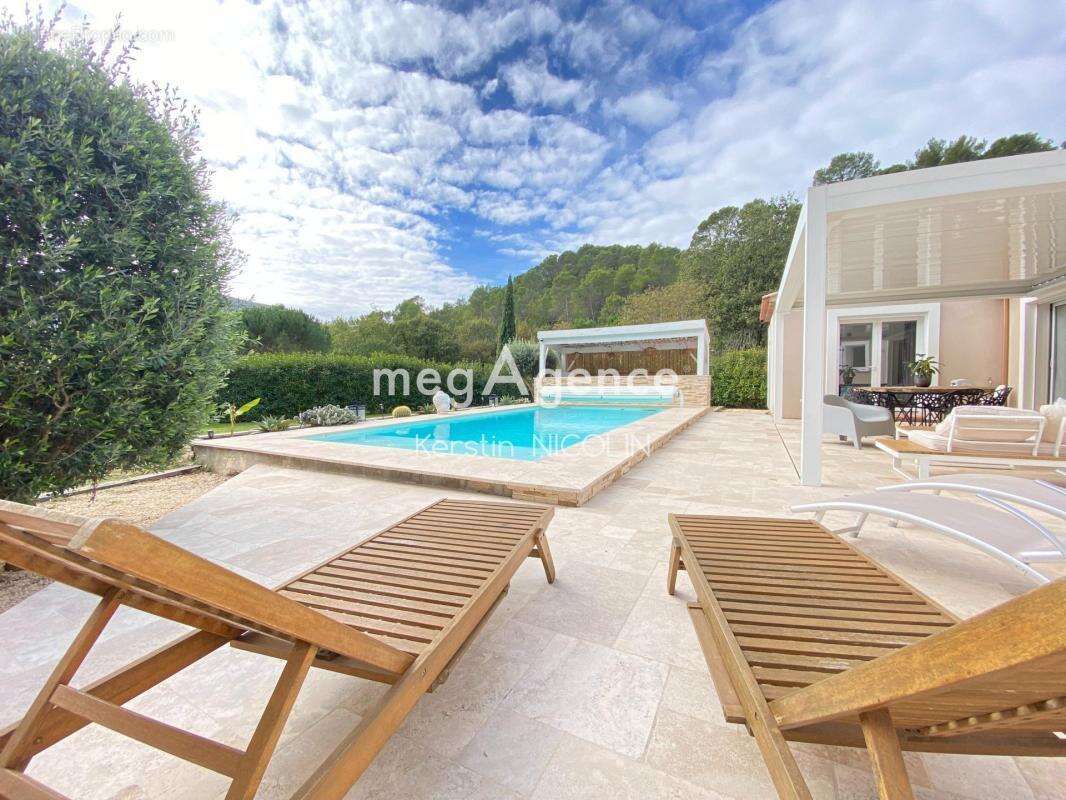 Maison à MEOUNES-LES-MONTRIEUX