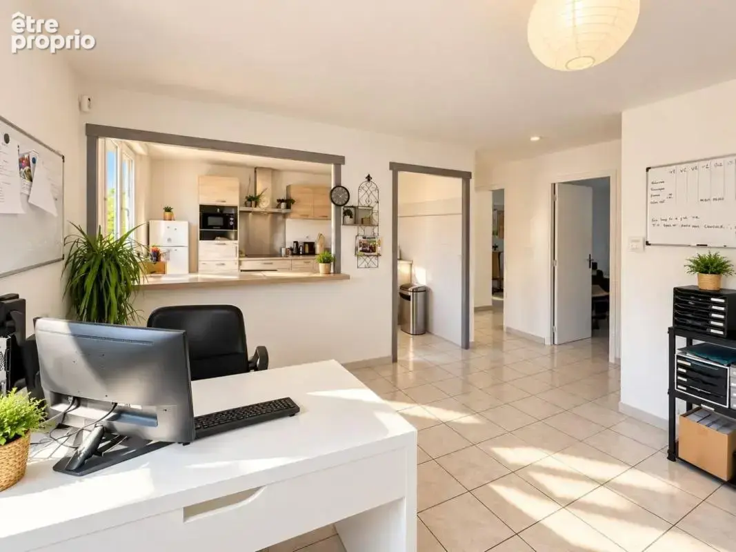 Commerce 400 m² à vendre à Poussan (34560) - photo 3