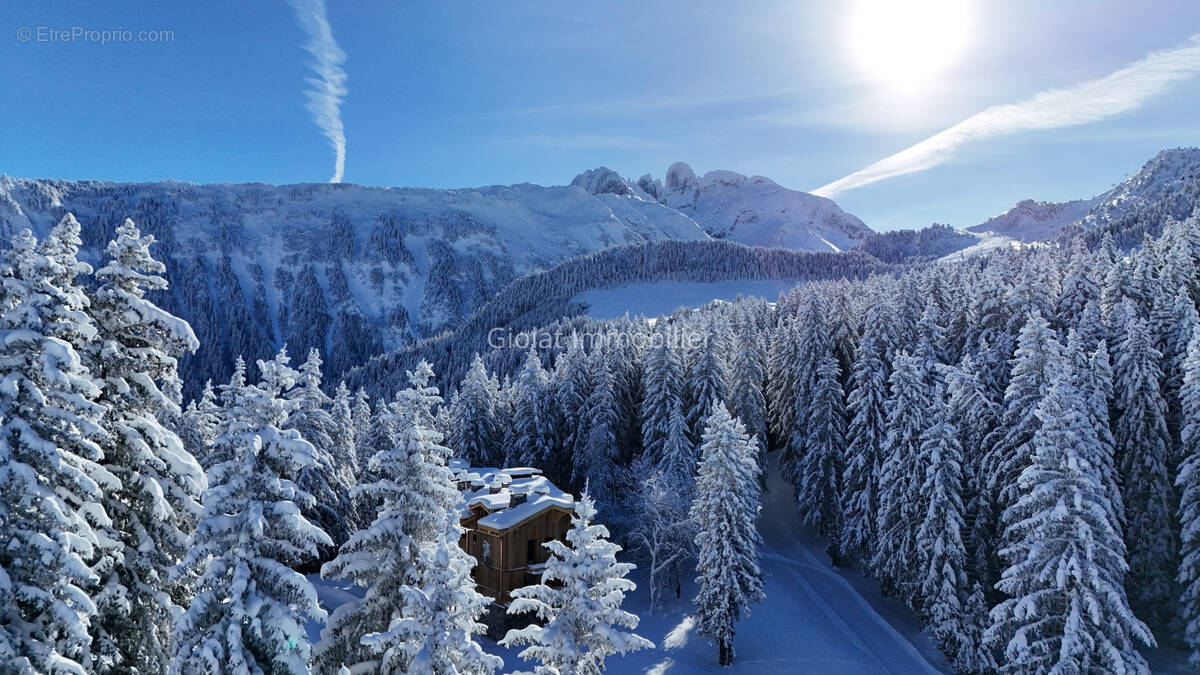 Appartement à LA PERRIERE